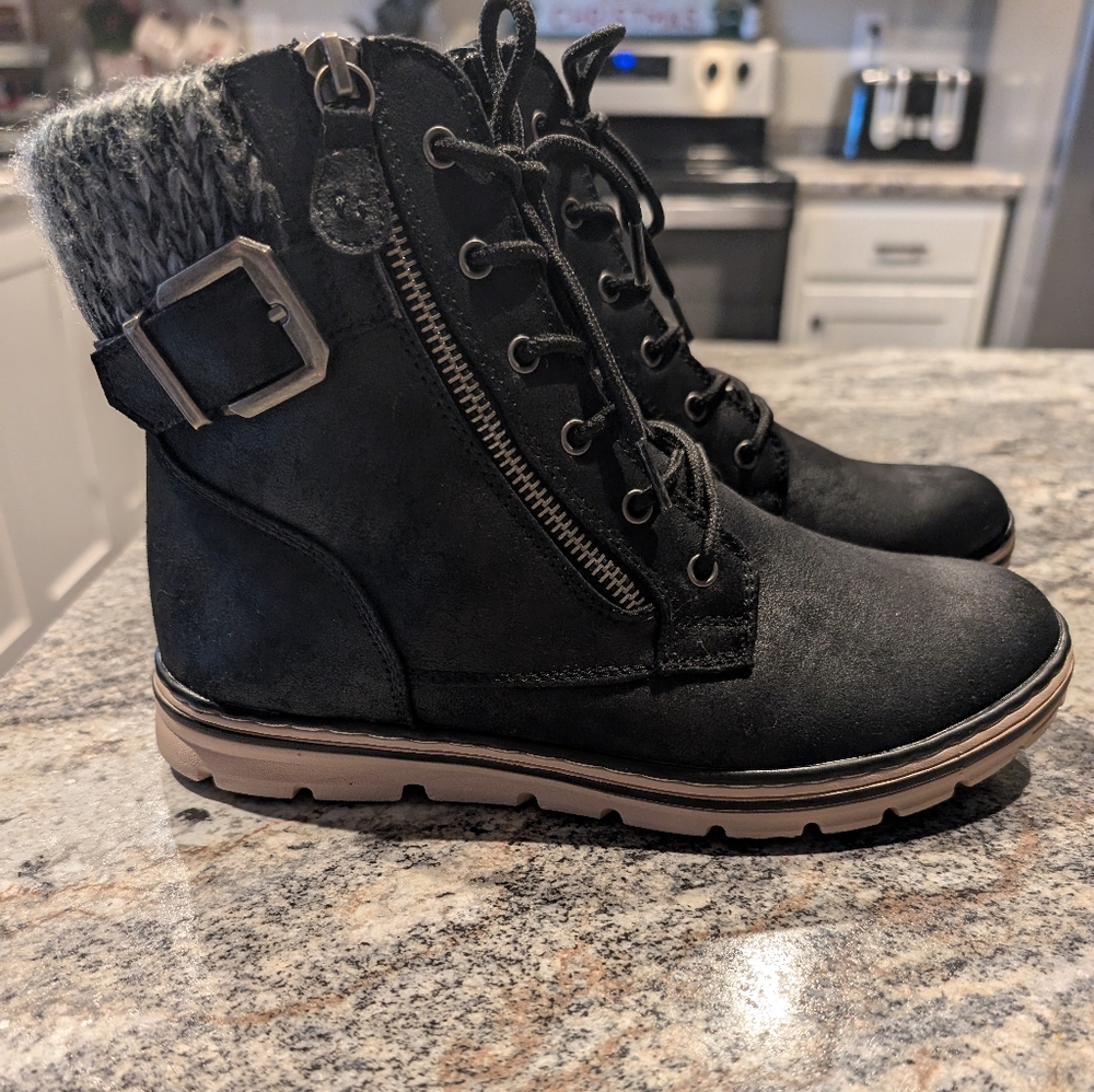 NWOT Cliffs by White Mountain